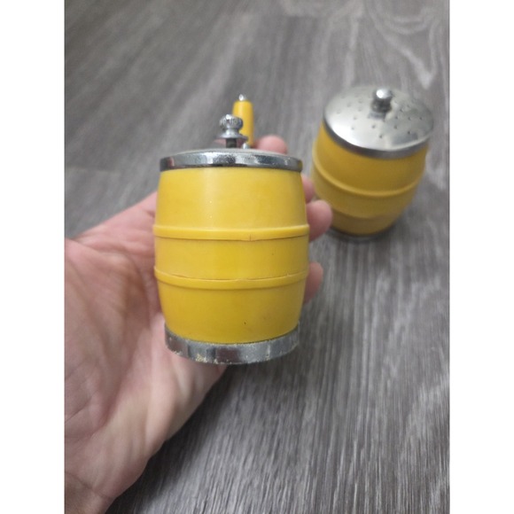 Rare Vintage Retro Mcm Yellow Salt Shaker and Peppermill - Picture 2 of 9